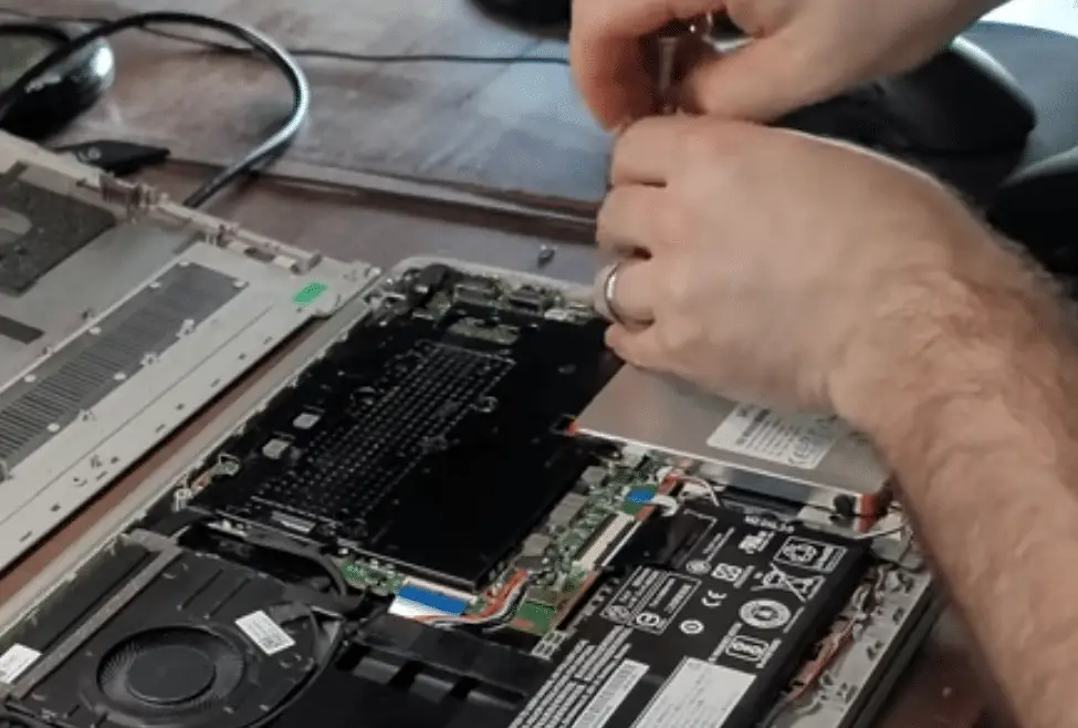 Removing the RAM access cover